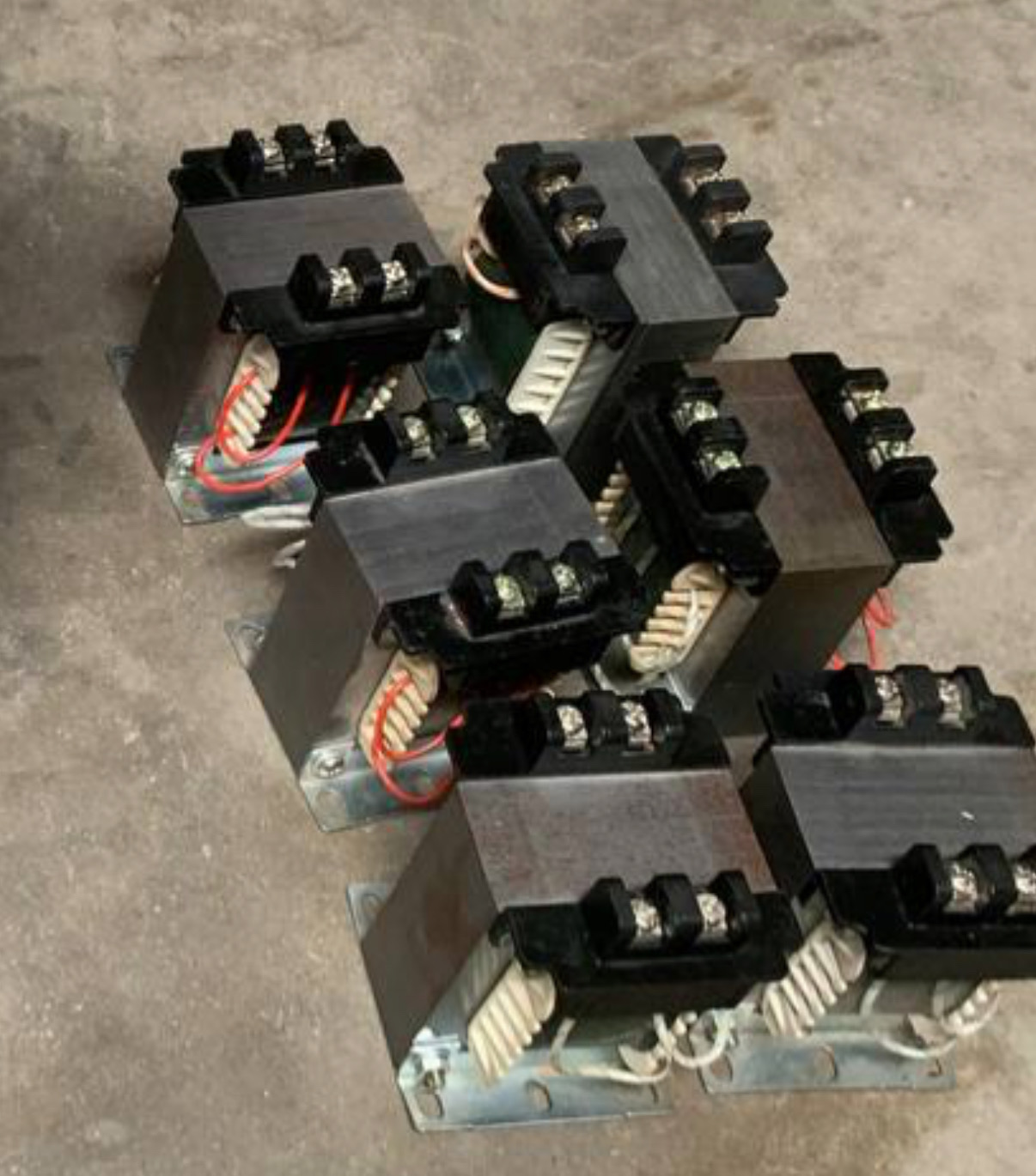 ដុំភ្លេីង 380 -36 V